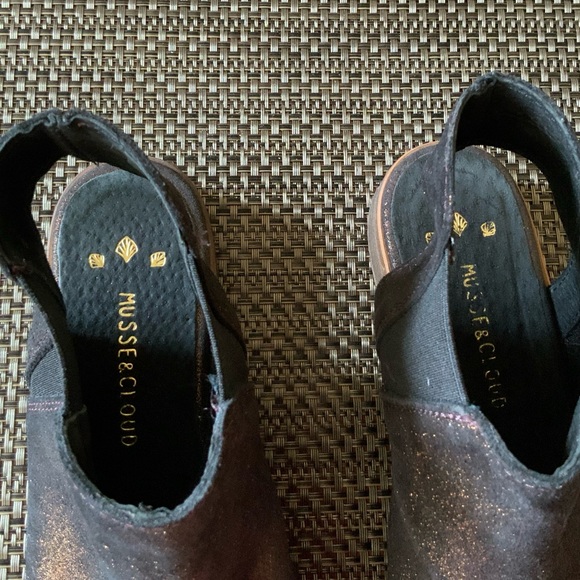 Musse & Cloud Bronze Leather Ciara
Sandal - Picture 10 of 14